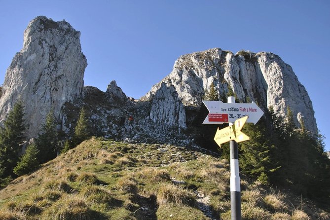 1 day CARPATHIAN PEAKS & CHALETS hike - Why this hike is a good break from Brasov
