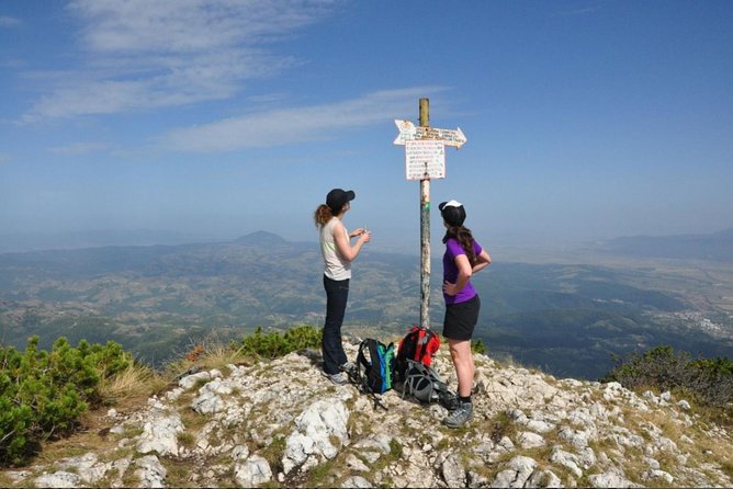 1 day CARPATHIAN PEAKS & CHALETS hike - What makes Zărnești Gorges worth the stop