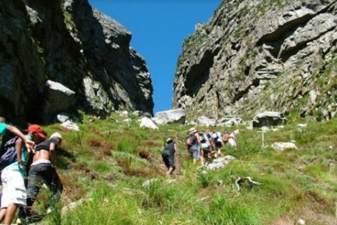 1 day CARPATHIAN PEAKS & CHALETS hike - Andrei’s guiding style and the small-group advantage