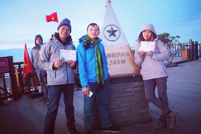 1 day Fansipan Trekking - The final climb to Fansipan summit