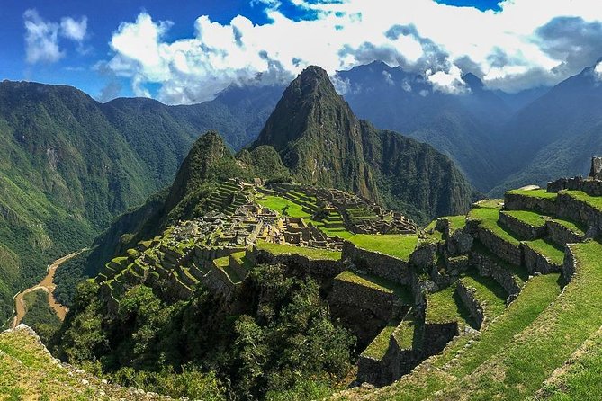 2 Day Hiking Short Inca Trail to Machu Picchu - From Wiñay Wayna to the Sun Gate