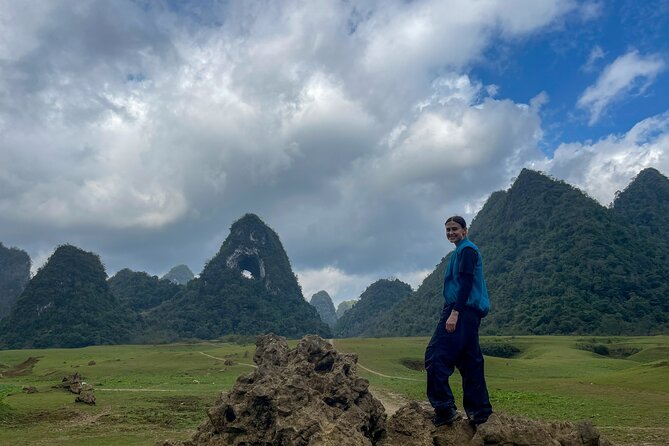 2 Days Motorbike Tour Ban Gioc Waterfall & Mt. Angel Eye Hike - Ban Gioc Waterfall and the border view