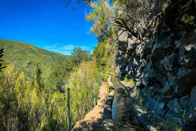 25 Fountains Levada: Hiking Tour in Madeira Rabaçal Valley (PR6) - Weather, safety, and the right clothing