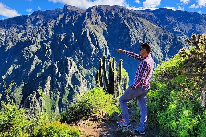 3-Day Colca Canyon trek with Professional Guide - Day two, village paths and Sangalle pools