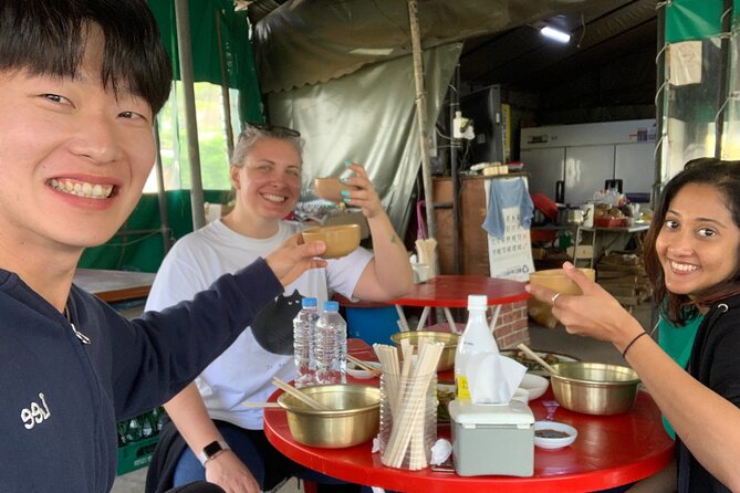 4-Hours Hiking and Tasting Rice Wine in the Mountain of Busan - The guides and the small-group atmosphere