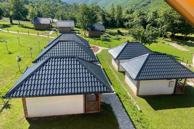 6 Day Tour - Trekking, Rafting, Jeep safari and Canyoning - Day four: hiking to heart-shaped Trnovačko Lake