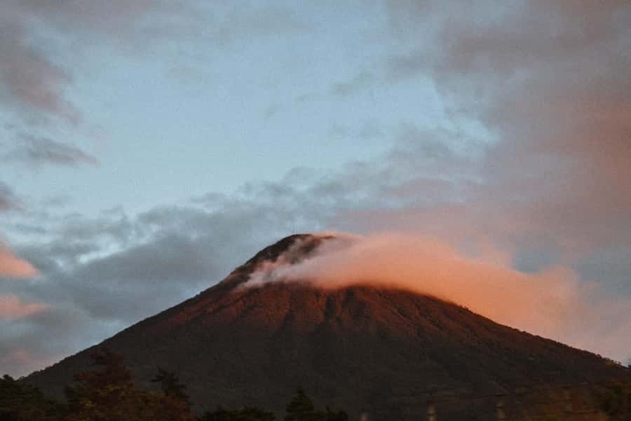 Acatenango Volcano Overnight Hike 2-Day Camping &Fuego Views - Day two: sunrise from Acatenango’s summit