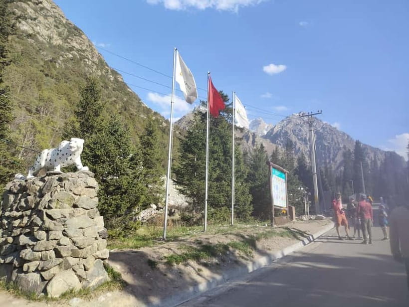 Ala Archa National Park: Hiking and Outdoor Adventure tour - Walking, viewpoints, and mountain photographs