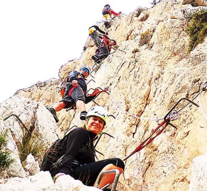 Alicante: Via Ferrata del Ponoig Guided Trek and Climb - The safety briefing and climbing practice