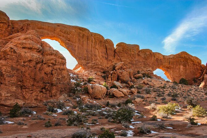 Arches Full Day Private Tour & Hike - A picnic lunch that keeps the schedule moving