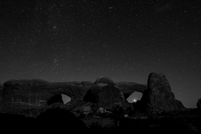Astro-Photo, Hiking and Stargazing Tour in Arches National Park - A small group makes the $175 price easier to judge