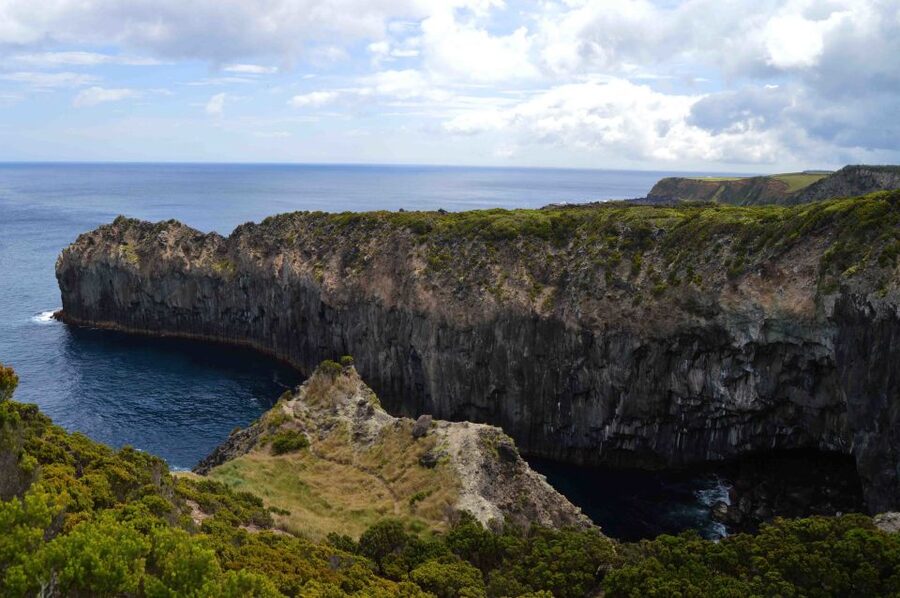 Baías de Agualva hiking - Terceira island - The Baías de Agualva Coast in Plain View