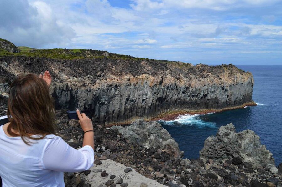 Baías de Agualva hiking - Terceira island - Cliffs, Stone Walls, and Native Plants
