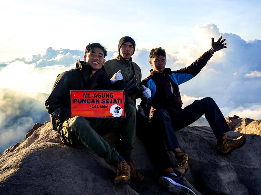 Bali/Mount Agung: Sunrise Trekking Adventure With Transfers - The guides make a practical difference