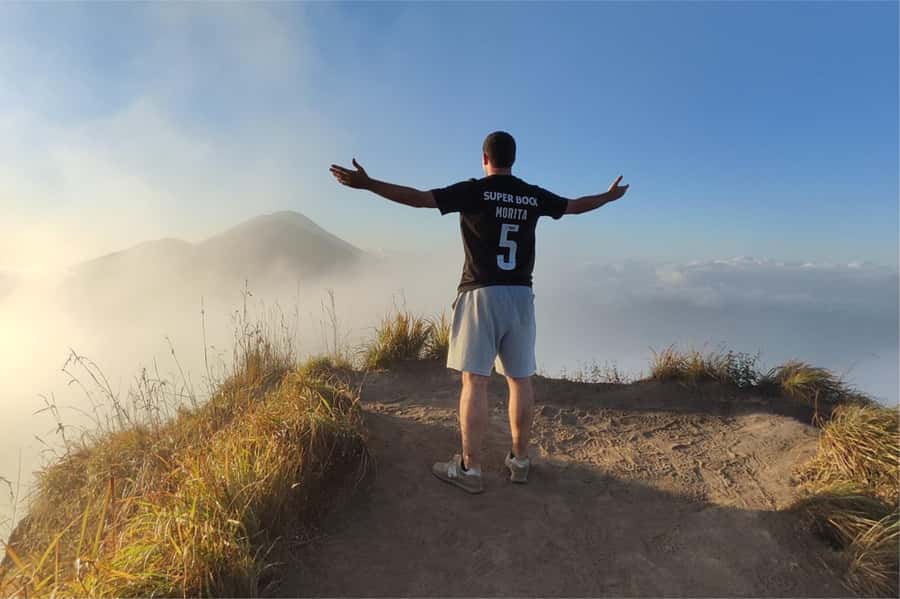 Bali: Mount Batur Sunrise Hike Including Transfer & All Cost - Sunrise, breakfast, and Mount Agung from the top