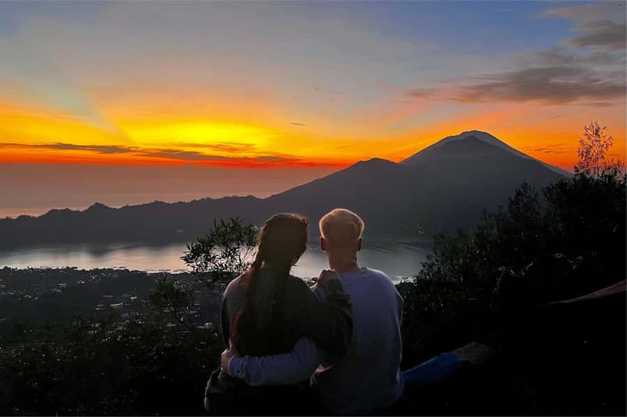 Bali: Mount Batur Sunrise Hike Including Transfer & All Cost - What the hike feels like from the parking area to the summit