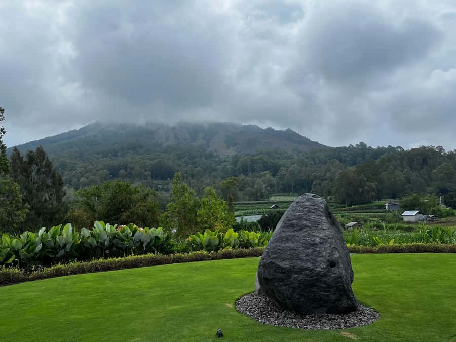 Bali: Mount Batur Sunrise Trek with A Female Guide - Sunrise, volcanic eggs, and summit time