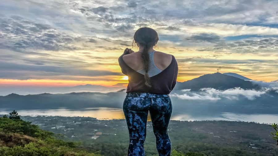 Bali: Mount Batur Sunrise Trek with A Female Guide - Meeting your guide at Mt. Batur Lounge