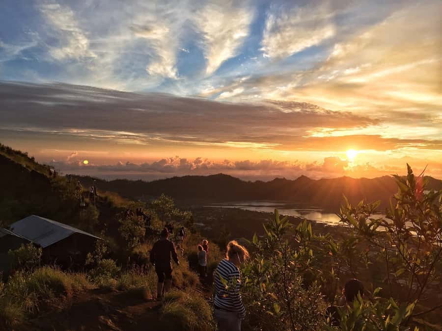 Bali: Mount Batur Sunset Trek with Picnic - The picnic and volcanic steam