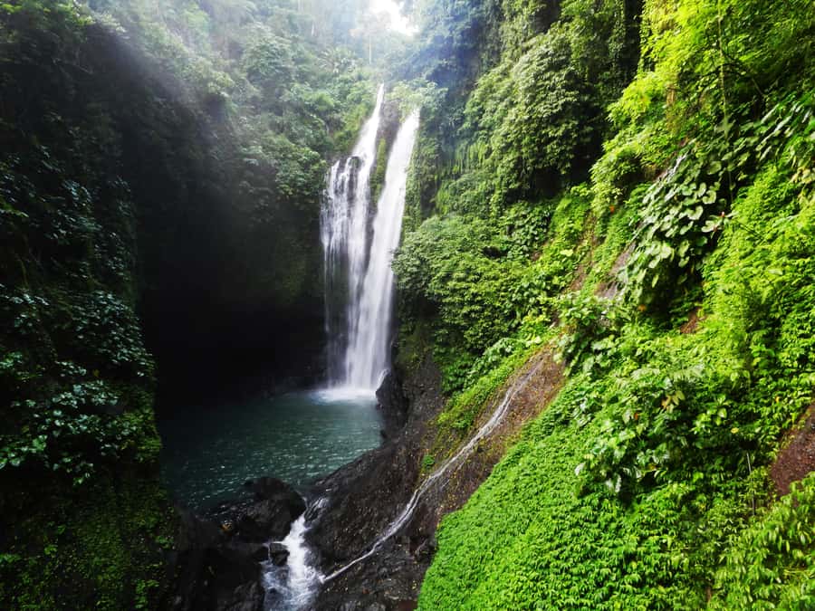 Bali: Sambangan Waterfalls Trekking, Sliding, & Jumping Trip - Aling-Aling Waterfall and the Choice to Get Wet