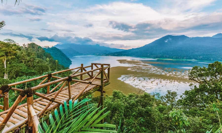 Bali: Twin Lakes, Handara Gates, and Forest Trekking Tour - Who should book this experience?