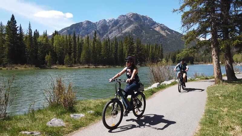 Banff: Bow River E-Bike Tour and Sundance Canyon Hike - The 2-kilometre walk into Sundance Canyon