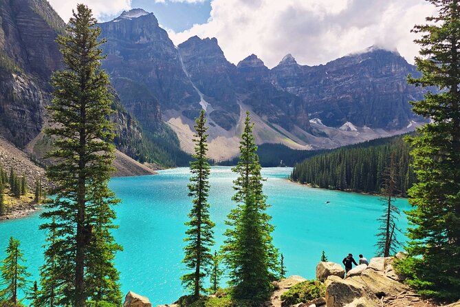 Banff/Canmore Moraine Lake & Lake Louise– Hike, Canoe or Sightsee - Two famous lakes in one carefully planned day