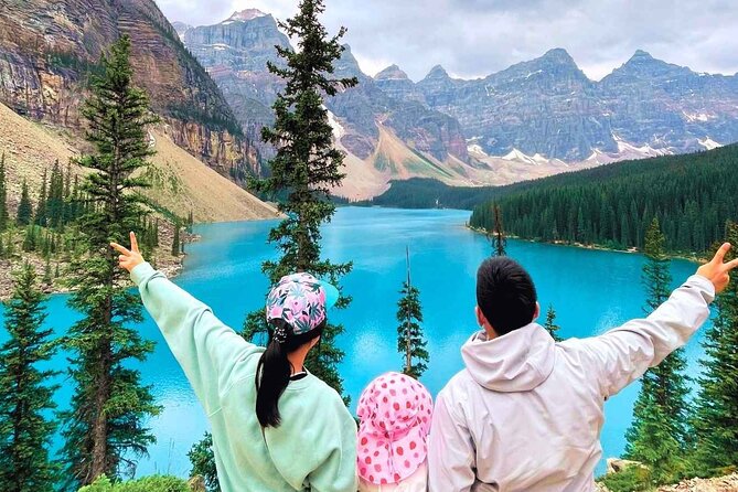 Banff/Canmore Moraine Lake & Lake Louise– Hike, Canoe or Sightsee - Vermilion Lakes and the ride into the park