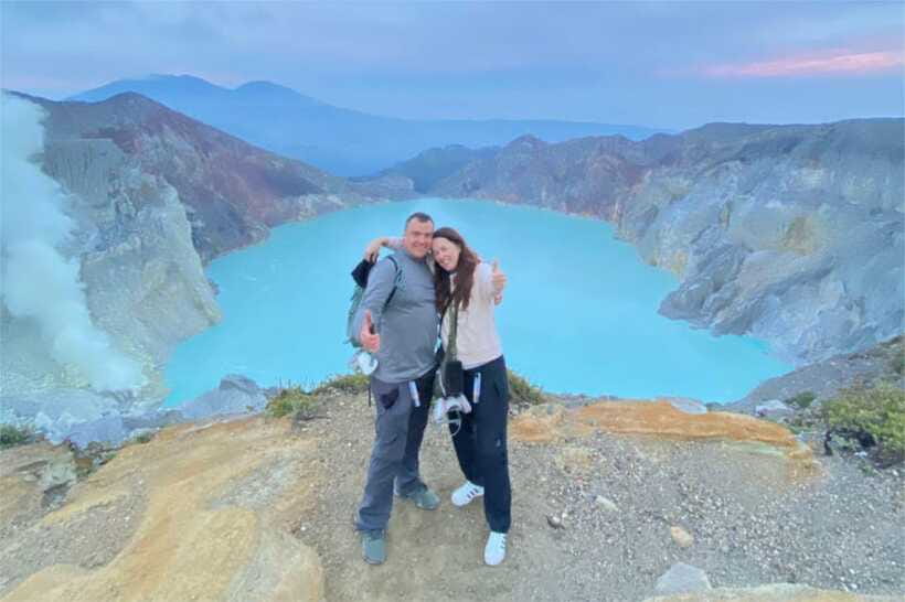 Banyuwangi: Mt. Ijen Sunrise Hike with Pickup & Health Check - Sunrise above the largest acid lake in Java