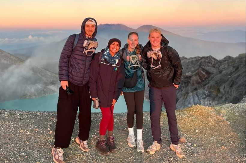 Banyuwangi: Mt. Ijen Sunrise Hike with Pickup & Health Check - The descent is not an easy afterthought