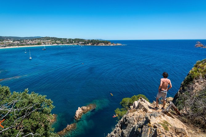 Barcelona: Costa Brava Easy Hike, Snorkel, Cliff-Jump & Meal - Optional cliff jumping, with room to sit it out