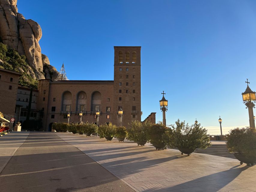Barcelona: Early Morning Montserrat Trip with Abbey and Hike - Transport that keeps the morning simple