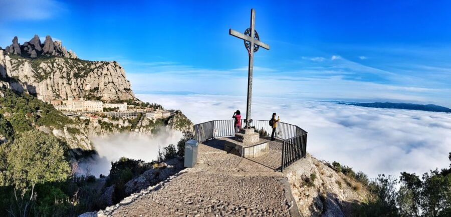 Barcelona: Montserrat Hiking Experience and Monastery Visit - Rock towers, wildlife, and the best viewpoints