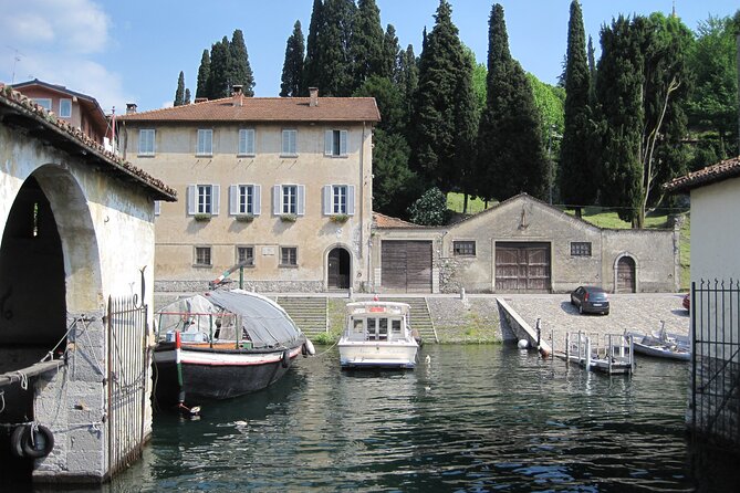Bellagio Hiking Experience: Nature, Villages & Lake Views - Loppia adds boats, water, and local detail