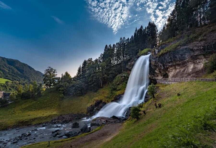 Bergen: Easy Hike to Bondhus Glacier Lake & Rosendal Visit - The gentle route into Folgefonna National Park