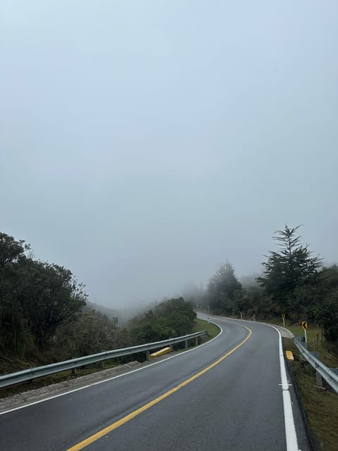 Bogota: Hike to La Chorrera Waterfall, El Chiflón and Guadalupe Hill - Guadalupe Hill and Bogotá from above