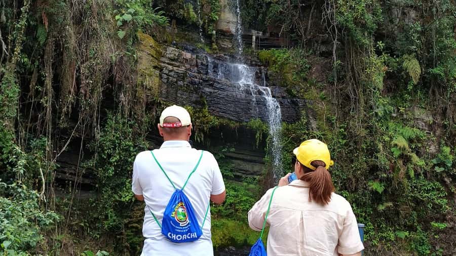 Bogota: La Chorrera Waterfall Guided Hike and Guadalupe Hill - Lunch in Choachí is extra, but useful