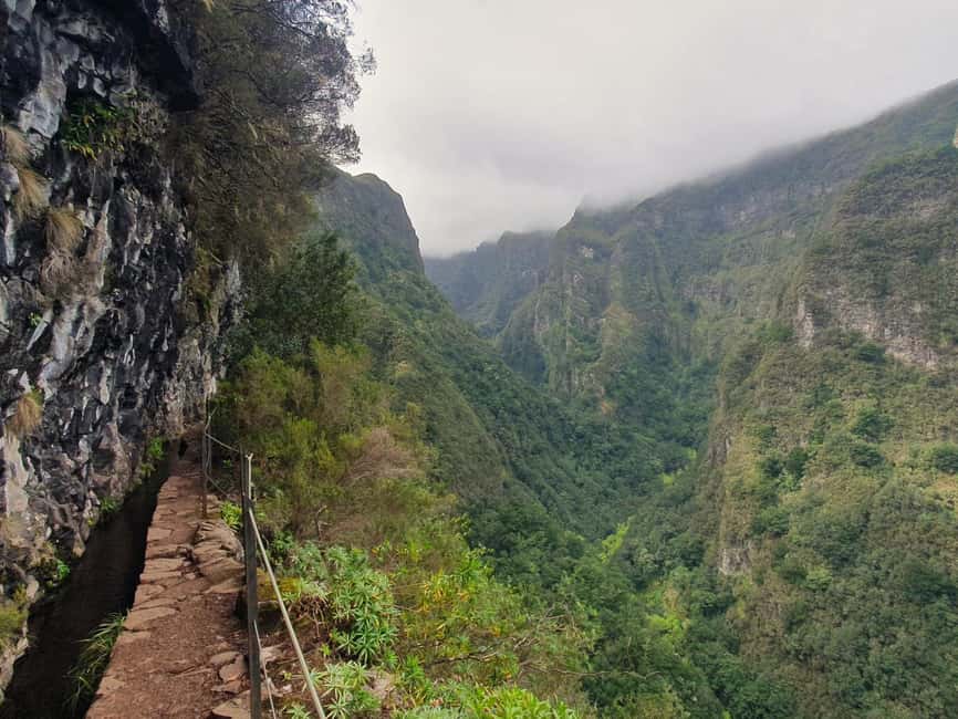 Caldeirão Verde: Levada Caldeirao Verde Hiking Transfer - Queimadas Park and the first stretch