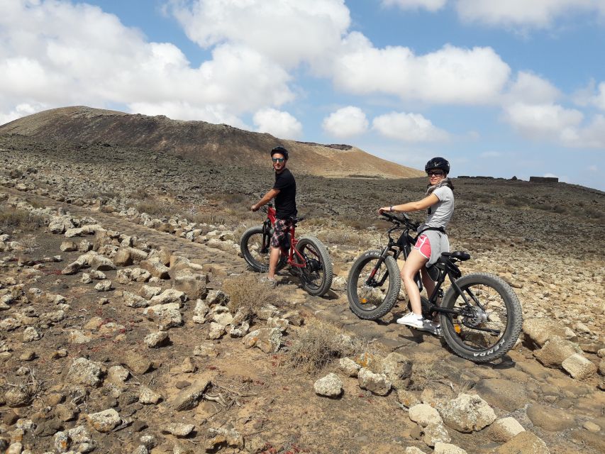 Caleta de Fuste/Corralejo: Guided E-Bike Tour & Crater Hike - Through Lajares and Cañada de Melián