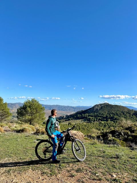 Caminito del Rey Full Experience+ 2-Hour E-Bike guided Tour - Getting ready for the electric mountain bike
