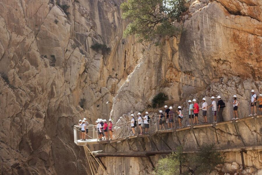Caminito del Rey: Trekking Tour with Hiking Guide - The two-hour walk through the Gaitanes Gorge