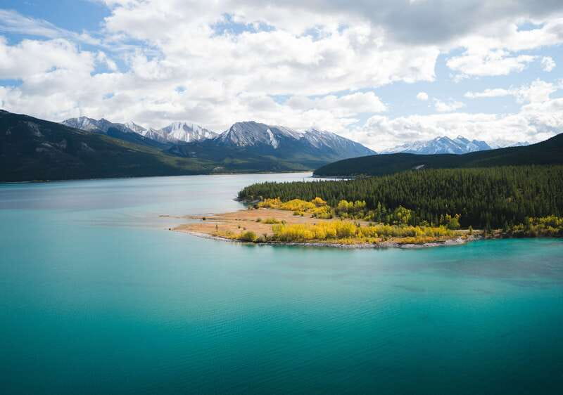 Canadian Rockies: Helicopter Flight with Exploration Hike - Key points at a glance