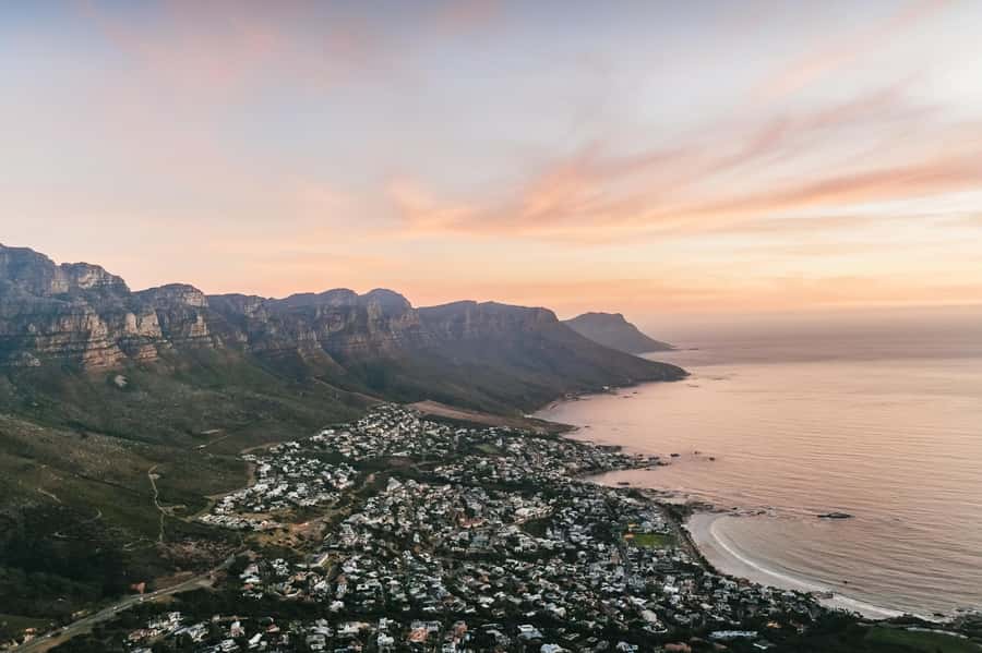 Cape Town: Guided Lion's Head Hike at Sunrise or Sunset - The chains and ladders versus the ridge route