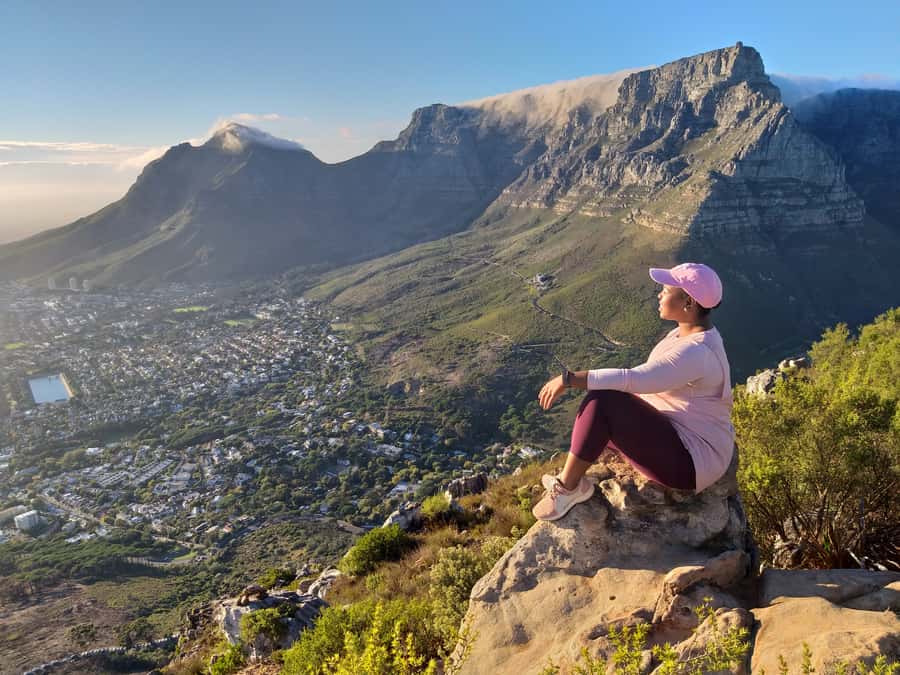 Cape Town: Lion's Head Sunrise Hike - Starting before dawn and meeting your guide