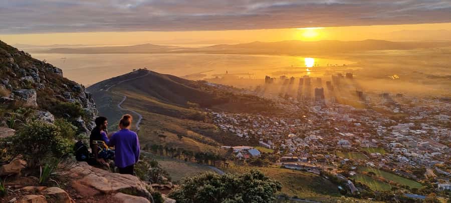 Cape Town: Lion's Head Sunrise or Sunset Guided Hike - Local stories, plants, and Cape Town context