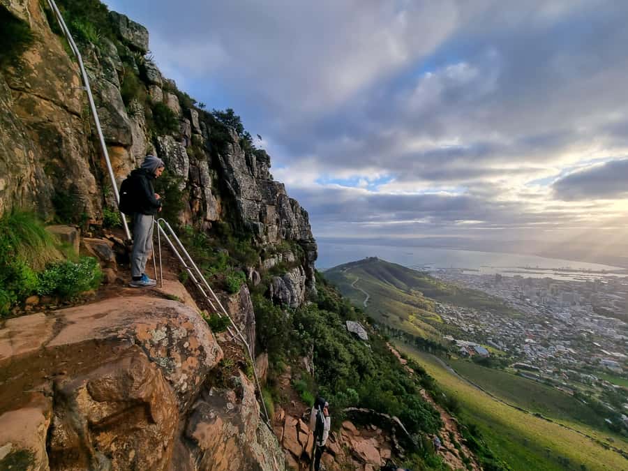 Cape Town: Lion's Head Sunrise or Sunset Guided Hike - Photos, head torches, and what is supplied