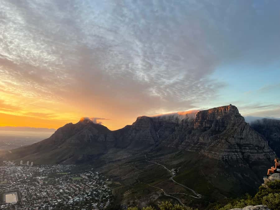 Cape Town: Table Mountain Hike with an Expert Guide - The first climb, with safety before scenery