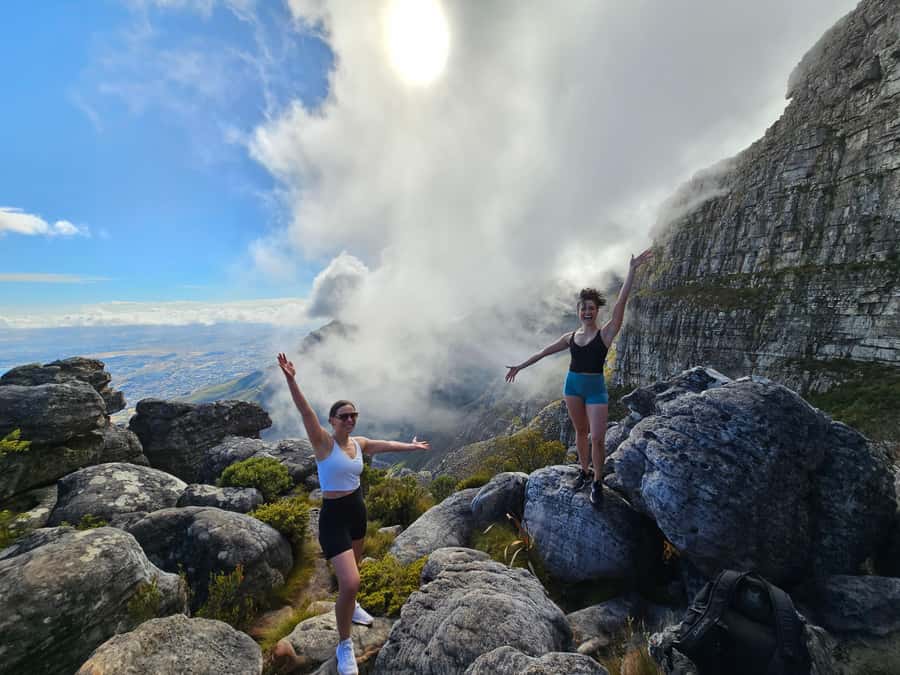 Cape Town: Table Mountain Hike with an Expert Guide - Reaching the top and riding the Cableway down