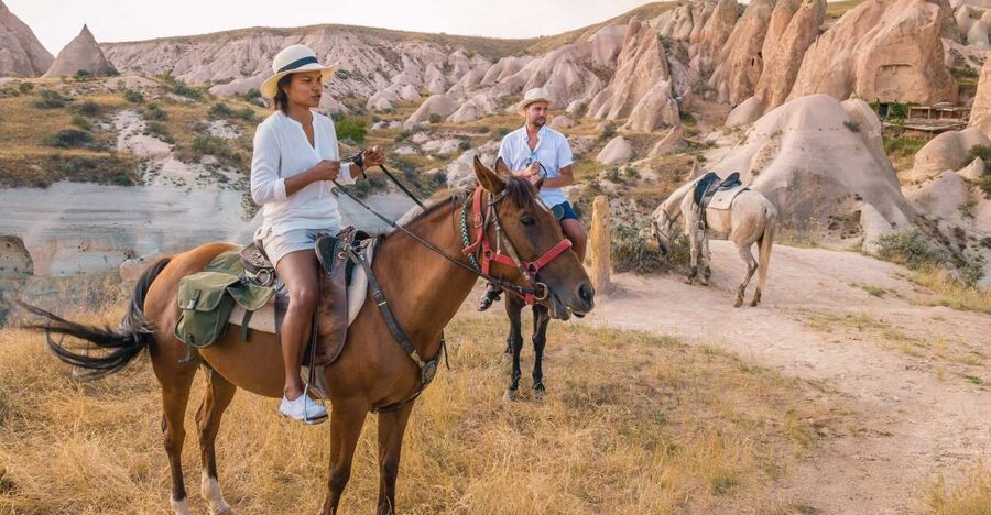 Cappadocia: Sunset Horse Trek Through the Valleys - The viewpoint stop gives the tour its evening payoff