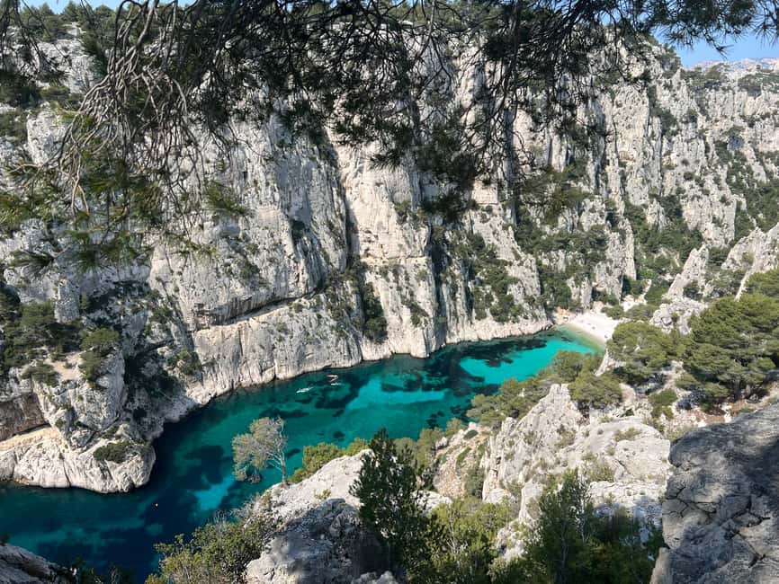 Cassis: 3 Calanques Half-Day Hiking Tour with Swimming - What the guide adds for your money